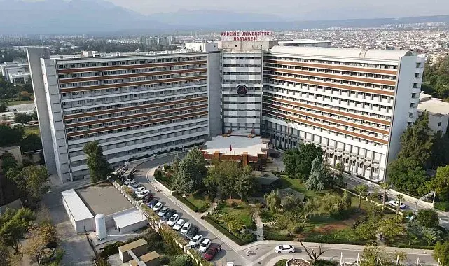 Akdeniz Üniversitesi'nde 3'üncü rahim nakli operasyonu başladı