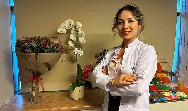 Mavi tabakla yemek yemek kalorileri yüzde 30'a kadar azaltıyor