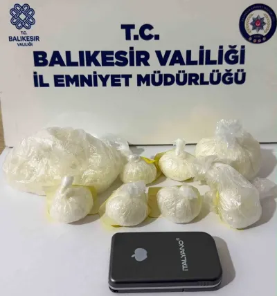 Bandırma'da Kovalamaca Sonucu Yakalanan Şüphelinin Üzerinden Metamfetamin Çıktı
