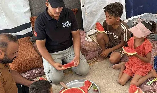 Yedi Başak, Gazze'de yaz şenliği düzenledi, halka karpuz dağıttı