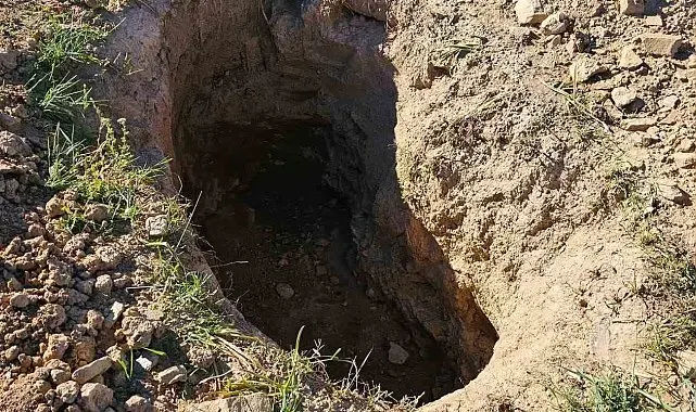 Hasköy'de yüzyıllık mezarlıklara defineci tahribatı