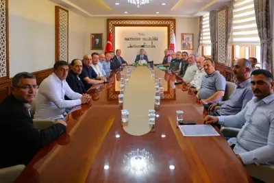 Bayburt Valisi Mustafa Eldivan Muhtarlarla Buluştu: Köylerin İhtiyaçları Masaya Yatırıldı
