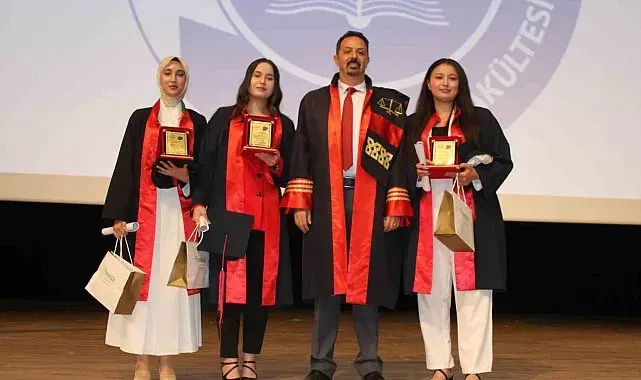 ERÜ'de 208 genç avukat mezun oldu