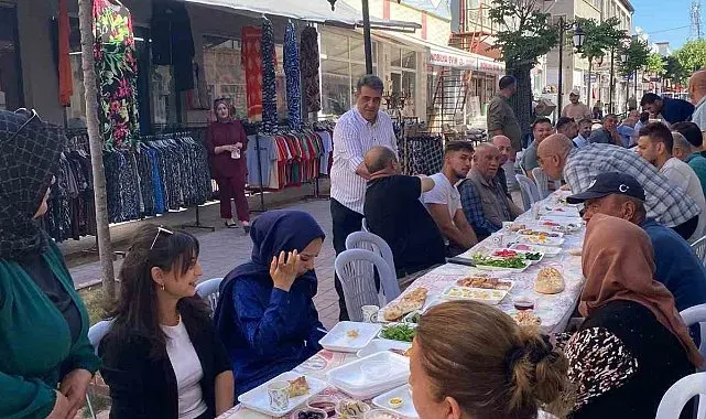 Anahtar Parti Kırşehir teşkilatı çarşı esnafıyla kahvaltıda buluştu