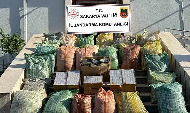 Jandarmadan 1 tonluk tütün operasyonu: 2 gözaltı