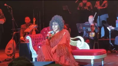Bülent Ersoy Kuşadası'ndaki Tepkilerin Ardından Bursa'da Coşkuyla Karşılandı