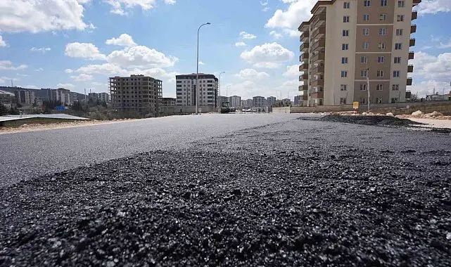 Şehitkamil'de 6 ayda 165 bin ton asfalt serildi