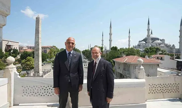 Bakan Ersoy: "Medeniyet birikimimizi ilimle buluşturan çalışmaları memnuniyetle takip ediyoruz"