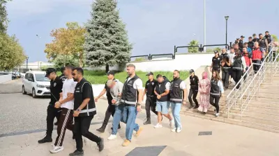 Muğla Merkezli 'Sokaklar Güvende' Operasyonunda 20 Şüpheli Adliyede