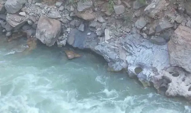 "Huzur buldum" dediği Habur Çayı'nda kaybolan genci arama çalışmaları sürüyor