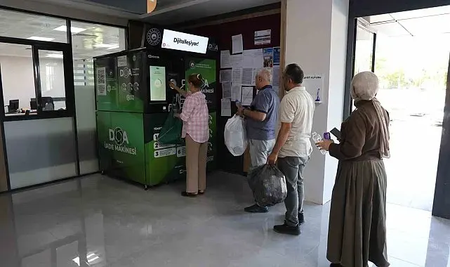 Elazığ'da depozito iade cihazları vatandaşlardan yoğun ilgi görüyor