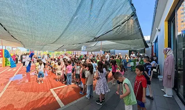 Büyükşehirden çocuklara unutulmaz yaz etkinliği: Çocuk kütüphanesinde su oyunları