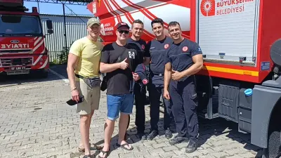Alman İtfaiyeciden Manavgat'taki Meslektaşlarına Anlamlı Ziyaret