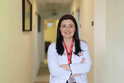 Geçmeyen Lenf Bezi Büyümelerine Dikkat: Lenfoma Belirtileri ve Erken Tanının Önemi