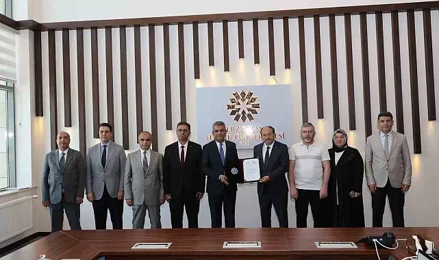 Erzurum Lisesinin köklü tarihi bilimsel bir eserle geleceğe taşınıyor