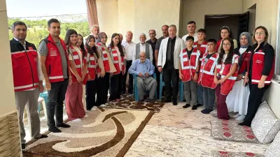 Adıyaman'ın Son Kore Gazisi Mustafa Süt Savaş Hatıralarını Çocuklarla Paylaştı