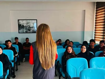Kütahya'da Lise Öğrencilerine Yönelik Siber Güvenlik ve Bilinçlendirme Eğitimi Verildi