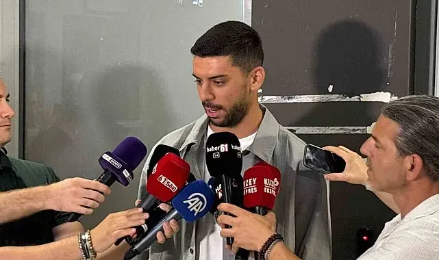 Cenk Özkaçar: "Böylesine bir futbol kültürünün parçası olmak gurur verici"