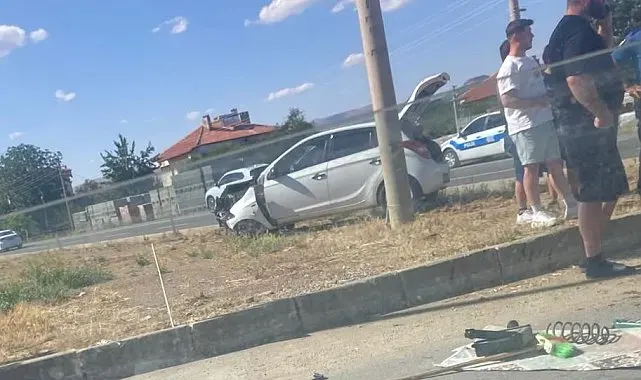 Isparta'da iki otomobil çarpıştı: 1 yaralı