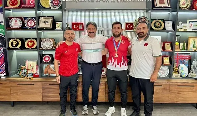 Eskişehirli güreşçiler Türkiye ikincisi oldu