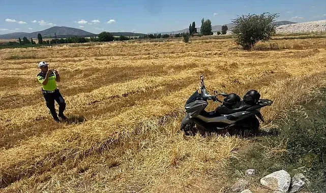 Motosikletin devrildiği kazada 2 kişi yaralandı