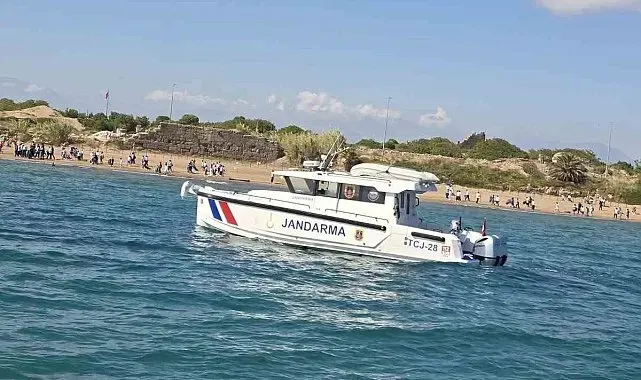 Antalya'da jandarmadan denizlerde denetim