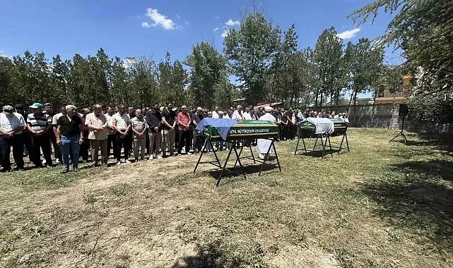 Kazada hayatını kaybeden anne ve kızı son yolculuğuna uğurlandı