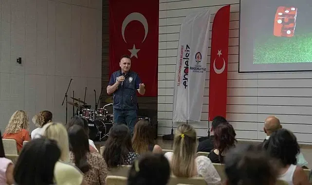 Denizli Büyükşehir personeli, bağımlılık ve siber suçlarla mücadele eğitimi aldı