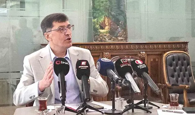 Kütahya Belediye Başkanı Kahveci: "Alnımız açık, başımız dik, görevimizin başındayız"