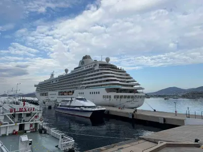 Bodrum'a Görkemli Ziyaret: Crystal Serenity 693 Yolcusuyla Limanda