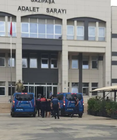 Gazipaşa'da Polis Memuru ve Veteriner Hekime Saldırı: 3 Şüpheli Tutuklandı