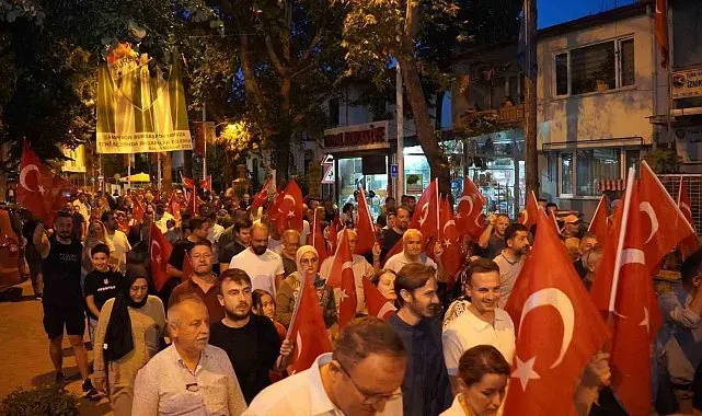 İznikliler meydana akın etti