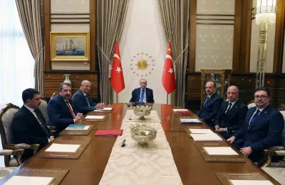 Cumhurbaşkanı Erdoğan, Ankara Valisi Yakup Canbolat'ı Cumhurbaşkanlığı Külliyesi'nde Kabul Etti