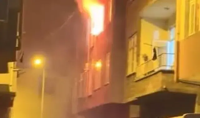 Artvin'in Hopa ilçesinde ev yangını