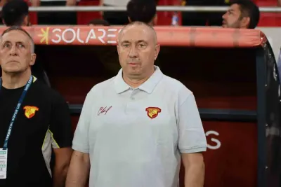 Göztepe’de Stanimir Stoilov Dönemi Uzadı: Sözleşme 2028’e Kadar Yenilendi