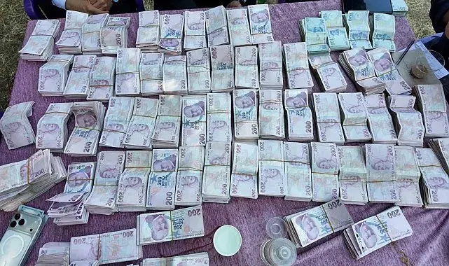 İki gece iki gün süren düğünde 35 koyun kesildi, 6 milyon lira takı takıldı