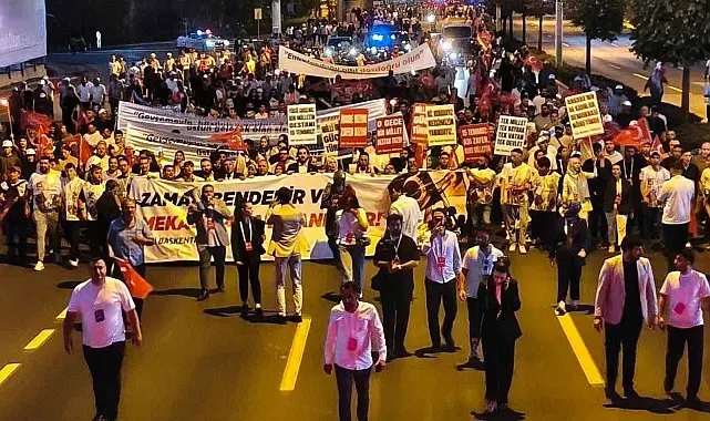 15 Temmuz'un 10. yıl dönümünde Cumhurbaşkanlığı Külliyesi'ne yürüyüş