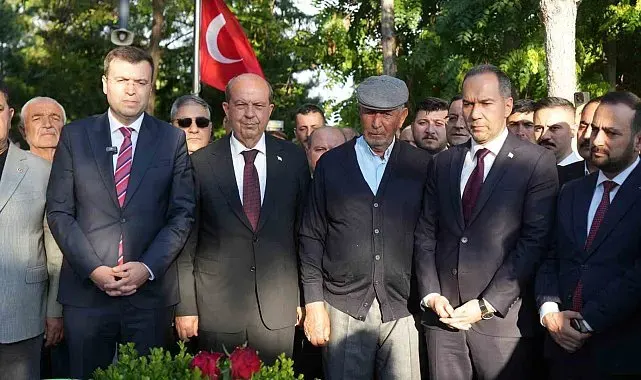 15 Temmuz Kahramanı Şehit Ömer Halisdemir kabri başında törenle anıldı