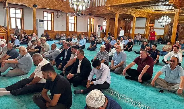 Alaplı'da 15 Temmuz şehitleri için mevlit okutuldu