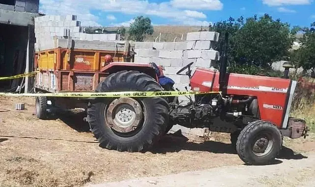Traktör römorkundan düşen adam hayatını kaybetti