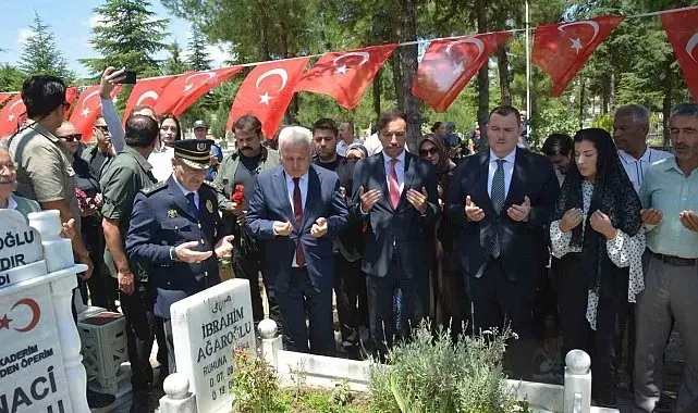Korkuteli'nde 15 Temmuz şehidi Yasin Naci Ağaroğlu, mezarı başında anıldı