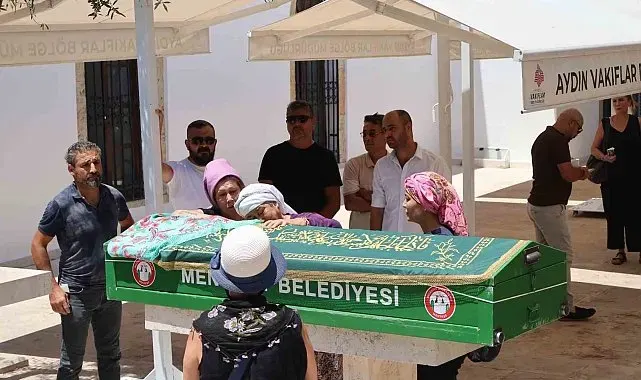 Muğla'da hayatını kaybeden kadının tabutunu kadınlar taşıdı