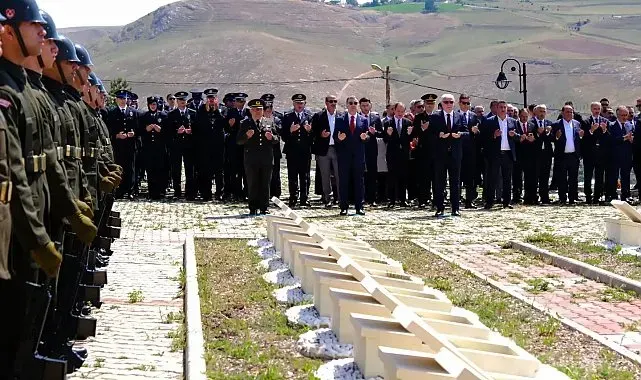 Bayburt'ta 15 Temmuz şehitleri dualarla anıldı