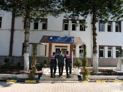 Kırıkkale'de Jandarmadan Operasyon: Kesinleşmiş Hapis Cezası Bulunan 3 Firari Hükümlü Yakalandı