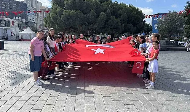 Esenyurtlu ailelerden 15 Temmuz şehitlerine vefa ziyareti