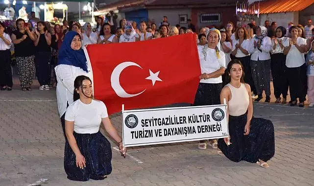 Seyitgazi'deki Şalvar Gecesi'nde renkli görüntüler