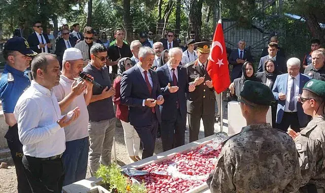 Edirne'de 15 Temmuz Demokrasi ve Milli Birlik Günü'nde şehit kabirleri ziyaret edildi