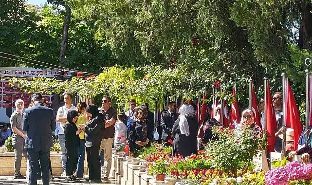 İçişleri Bakanı Çiftçi 15 Temmuz Şehitliği'ndeki anma programına katıldı