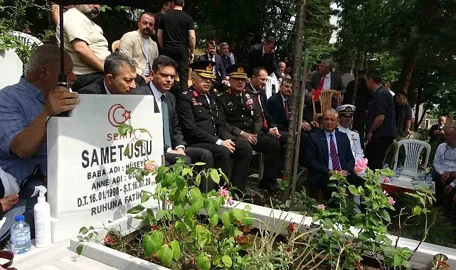 15 Temmuz şehitlerinden Samet Uslu, şehadetinin 10. yılında kabri başında dualarla anıldı