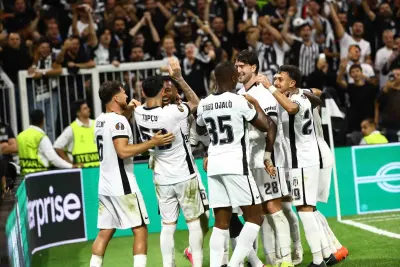 Beşiktaş İç Sahada Durdurulamıyor: Marsilya'yı 4-1 Geçen Siyah-Beyazlılar Evinde 7'de 7 Yaptı